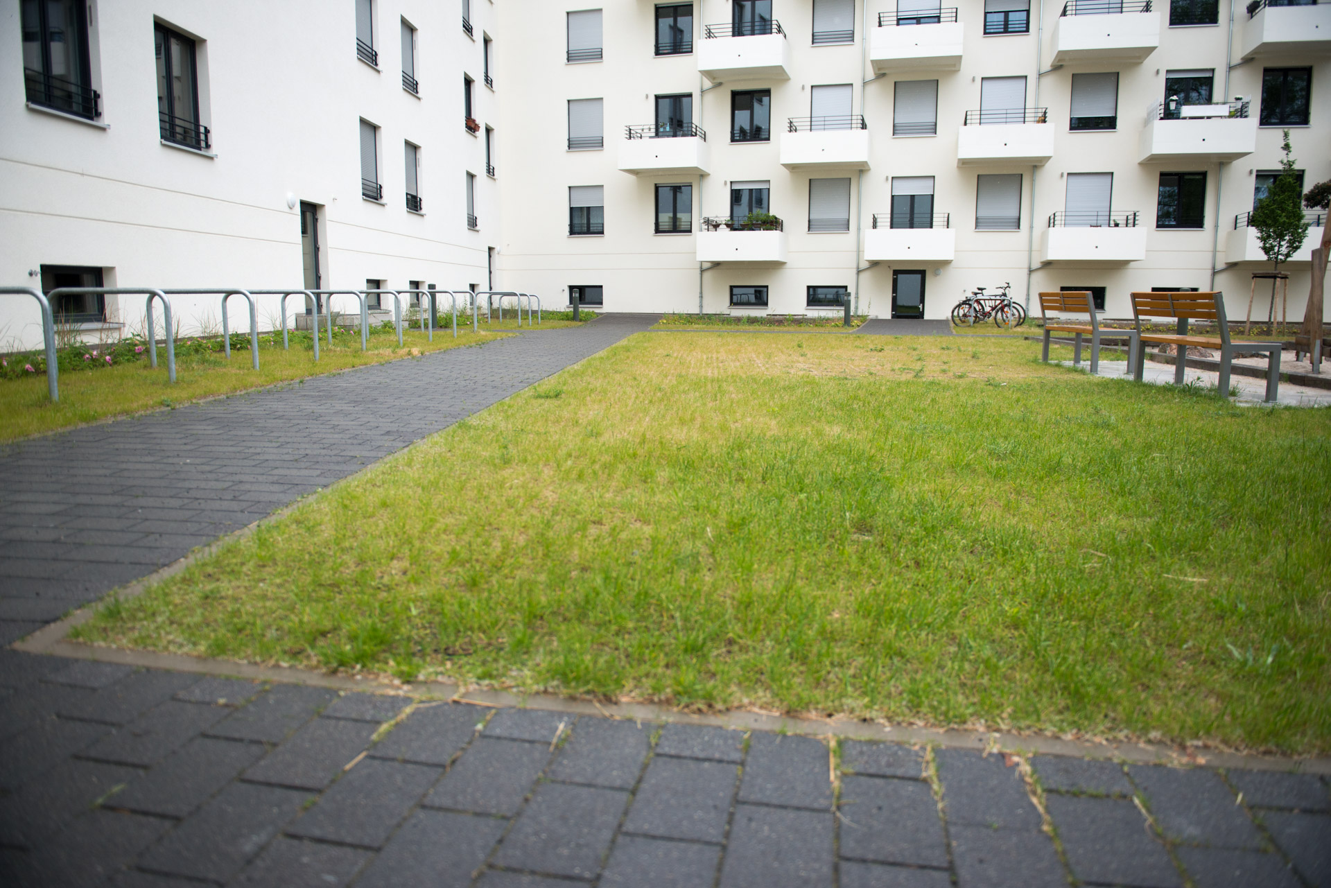 Innenhof Rasengitter in einem Innenhof